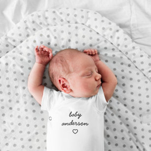 Name des Babys | Herz Modernes Niedliches, stilvol Baby Strampler