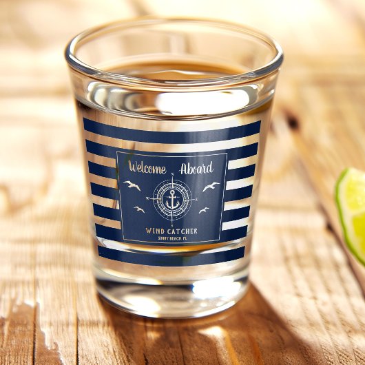 Name des benutzerdefinierten Schiffes Begrüßung im Schnapsglas