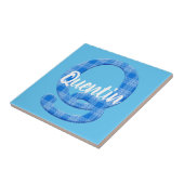 Name des Boys Karierter Buchstabe Q Fliese (Seite)