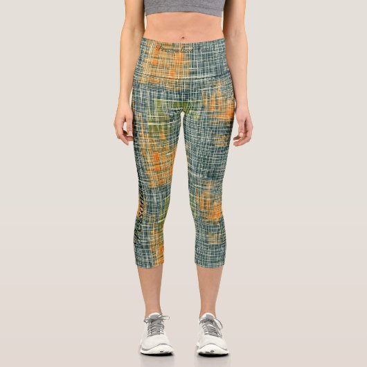 Name des dynamischen Patchwork: Logos und Text per Capri Leggings (Vorderseite)