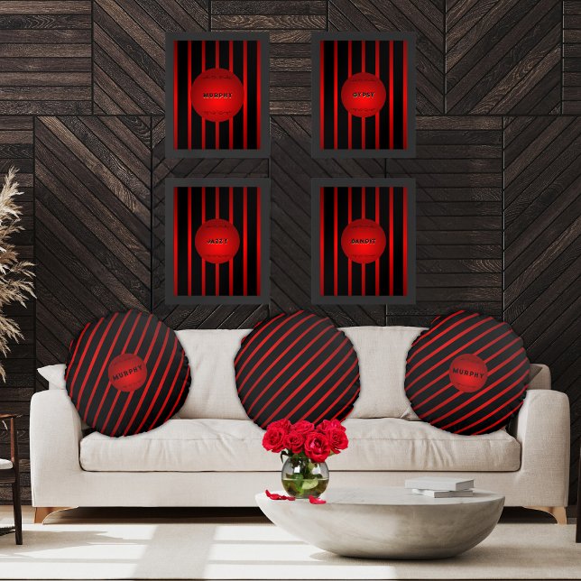 Name des eleganten Diagonal Black Stripes Monogram Rundes Kissen (Stylish, vivid crimson red and black diagonally striped round accent pillows personalized by you)