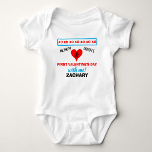 Name des ersten Valentinstag Baby Strampler