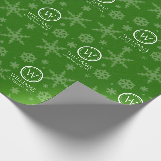 Name des Festivals Green Foil Snowflakes Monogramm Geschenkpapier (Ecke)