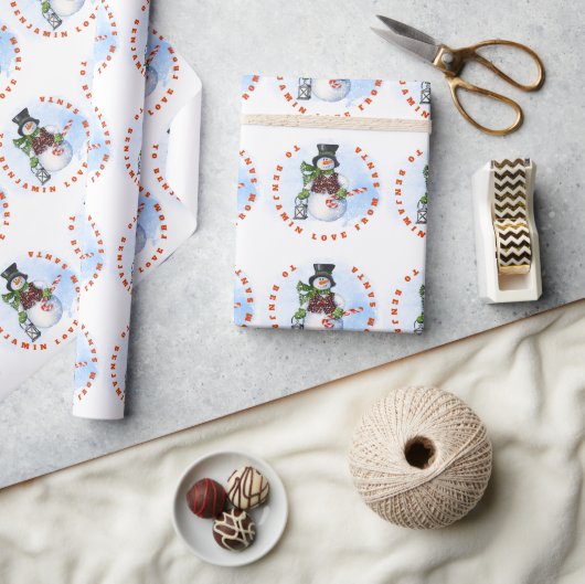 Name des Kindes aus Santa Snowman Candy Cane Geschenkpapier (Kunsthandwerk)