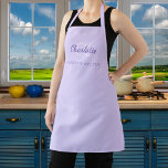 Name des Lavendelmonogramms Schürze<br><div class="desc">Violett,  lavenderfarbener Hintergrund. Personalisieren und fügen Sie Ihren Vornamen,  Monogramm-Initialen und vollständigen Namen. Verwenden Sie Ihre Backspace-Taste,  um sie zu löschen,  wenn Sie die Schürze ohne Ihren vollständigen Namen gewollt haben.</div>