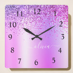 Name des lila Glitzer Glam Metal Monogram Quadratische Wanduhr<br><div class="desc">Lila Imitate Foil metallic Sparkle Glitzer gebürstete Metal Monogram Name Clock. Das macht den perfekten 16 Geburtstag,  Hochzeit,  Brautparty,  Jubiläum,  Babydusche oder Junggeselinnen-Abschied Geschenk für jemanden,  der Lieben glamourösen Luxus und schicke Stile.</div>