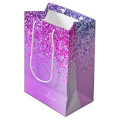 Name des lila Glitzer, Sparkle Metal Monogram Mittlere Geschenktüte (Vorderseite Schrägansicht)