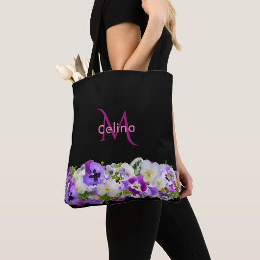 Name des lila Schwarzweißflorals Monogramm Tasche (Von Nahem)