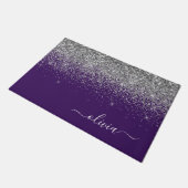 Name des lila Silver Glitzer Girl Monogram Fußmatte (Schrägansicht)