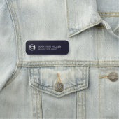 Name des Logos Eigenname Anpassbare Referenznummer Namensschild (Beispiel)