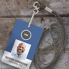 Name des Mitarbeiters Strichcode des modernen farb Ausweis