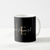 Name des Monogram-Skripts für Schwarz und Gold Kaffeetasse (VorderseiteRechts)