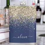 Name des Monogrammes für den Blue Glitzer Gold Nav Flachmann<br><div class="desc">Glitzer aus Edelstahl und Navy Blauer Sparkle,  Monogrammname und Anfangsflasche aus Party. Das macht den perfekten 16 Geburtstag,  Hochzeit,  Brautparty,  Jubiläum,  Babydusche oder Junggeselinnen-Abschied Geschenk für jemanden,  der Lieben glamourösen Luxus und schicke Stile.</div>