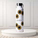 Name des Monogramms für den Blumenkohl Personalisi Trinkflasche<br><div class="desc">Dieses Design kann in dem Bereich personalisiert werden, der durch das Ändern des Fotos und/oder Textes zur Verfügung gestellt wird. Oder Sie können es anpassen, indem Sie den Mausklick auswählen, um weitere Optionen anzupassen, um die Farbe des Hintergrunds zu löschen oder zu ändern, Text hinzuzufügen, die Textfarbe oder den Stil...</div>