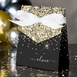 Name des Monogramms für den Gold Black Girl Glitze Geschenkschachtel<br><div class="desc">Monogram Name and Black Sparkle Glitzer Geschenkboxen Das perfekte 16 Geburtstag-,  Hochzeit-,  Brautparty-,  Jubiläum-,  Babydusche- oder Junggeselinnen-Abschied-Geschenk für jemanden,  der Glamour und Chic Stil Lieben.</div>
