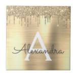 Name des Monogramms für den Gold-Glitzer-Brushed Fliese<br><div class="desc">Gold-Imitate belichten metallische Sparkle-Glitzer,  die Monogrammnamen aus gebürstetem Metall und Anfangsziegel der Keramik. Das macht den perfekten 16 Geburtstag,  Hochzeit,  Brautparty,  Jubiläum,  Babydusche oder Junggeselinnen-Abschied Geschenk für jemanden,  der Lieben glamourösen Luxus und schicke Stile.</div>