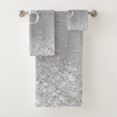 Name des Monogramms für den silberfarbenen Glitzer Badhandtuch Set (Insitu)