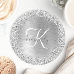 Name des Monogramms für den silberfarbenen Glitzer Runder Pappuntersetzer<br><div class="desc">Dieses trendige Untersetzer-Design mit hübschem silberglänzenden Glitzer auf silber gebürstetem metallischem Hintergrund ist einfach zu personalisieren.</div>
