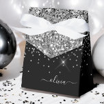Name des Monogramms für den Silver Black Girl Glit Geschenkschachtel<br><div class="desc">Silver and Black Sparkle Glitzer Monogram Name and Initial Paper Party Geschenkboxen Dies macht den perfekten 16 Geburtstag,  Hochzeit,  Brautparty,  Jubiläum,  Babydusche oder Junggeselinnen-Abschied Geschenk für jemanden,  der Glanz Luxus und schicke Stile Liebe.</div>