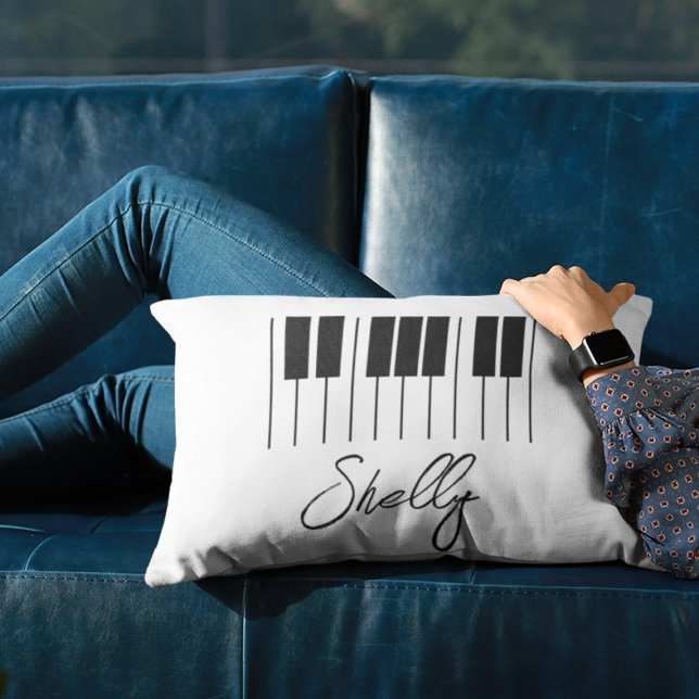 Name des Musiklehrers Piano Student Dekokissen (Piano keyboard black and white pillow with personalized name in script)