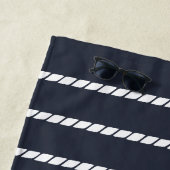 Name des nautischen dunklen Schiffes der rustikale Strandtuch (Beispiel)