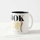 Name des Nerds "Lover Black Script Book" Zweifarbige Tasse (VorderseiteRechts)