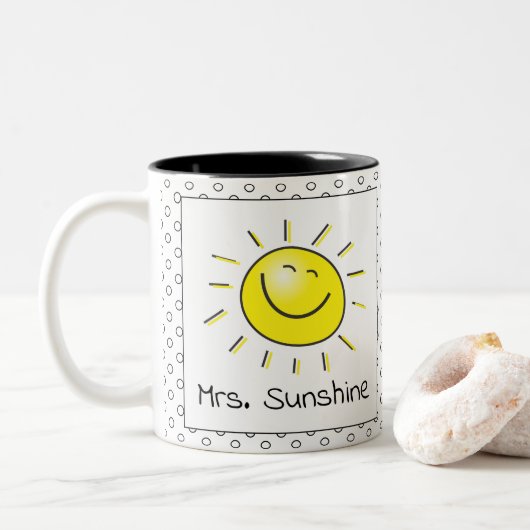 Name des niedlichen Sunshine Smile Face Lehrers Zweifarbige Tasse (Mit Donut)