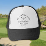 Name des personalisierten Golfklubmitglieds Truckerkappe<br><div class="desc">Mit klassischen gekreuzten Golfklubs und einem Golfballdesign sind diese Golfhütten ideal für alle Golfclubs. Personalisieren Sie mit Ihrem Golfclub und dem Namen Ihrer Mitglieder und dem Jahr,  in dem der Golfclub gegründet wurde. Entwickelt von Thisisnotme©</div>