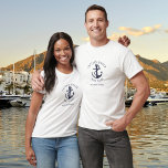 Name des personalisierten Schiffskapitäns Nautical T-Shirt<br><div class="desc">Ein nautisches Design mit Anker,  personalisiert mit dem Namen,  dem Namen und der Lage des Kapitäns. Entwickelt von Thisisnotme©</div>