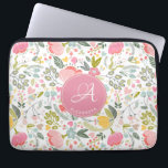 Name des rosa Korallenflormusters Laptopschutzhülle<br><div class="desc">Romantische schicke feminine Laptop-Hülle mit Feder Aquarell blass rot Rosa,  Korallen,  gelb,  blau und grün handbemalten Blüten und Blattwerk. Personalisieren Sie es mit Ihrem Monogramm und Namen in einer eleganten bearbeitbaren Skriptkalligraphie-Schrift!               könnte ein hübsches Geburtstagsgeschenk für Ihre Freundin / Ehefrau / Mutter / Schwester sein.</div>