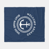 Name des Schiffes an Bord des Schiffs Fleecedecke (Vorderseite (Horizontal))