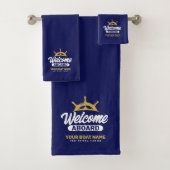 Name des Schiffes "Custom Navy Blue & Gold" - Will Badhandtuch Set (Insitu)