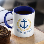 Name des Schiffes Nautical Anchor Gold Style Laure Tasse<br><div class="desc">Eine Personalisierte Zwei-Töne-Kaffee-Tasse mit Ihrem Bootsnamen,  Familiennamen oder anderen Wunschtexten. Mit eigens dafür entworfenen nautischen Bootsankern,  goldenen Blätter und Sternemblem. Sie können zwischen mehreren Akzenten wählen,  um die aktuelle Dekoration zu erhalten. Macht ein großartiges Geschenk für jeden Anlass.</div>