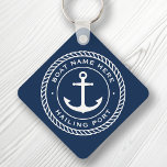 Name des Schiffes und Grenze des Ankerseils des An Schlüsselanhänger<br><div class="desc">Keyring für Ihr Boot mit weißem,  elegantem Anker- und SeilEmblem mit eigenem Bootsnamen und Hagelport auf dunkelblauem Hintergrund.</div>