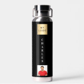 Name des schwarzen Firmenlogos Foto Trinkflasche (Rückseite)