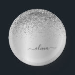 Name des silbernen Glitzer Metal Monogram Pappteller<br><div class="desc">Silber-Imitate belichten metallischen Sparkle-Glitzer gebürsteter Metal Monogram Name und Teller des ersten Party. Das macht den perfekten 16 Geburtstag,  Hochzeit,  Brautparty,  Jubiläum,  Babydusche oder Junggeselinnen-Abschied Geschenk für jemanden,  der Lieben glamourösen Luxus und schicke Stile.</div>