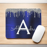 Name des Silver Navy Blue Glitzer-Sparkons Mousepad<br><div class="desc">Silber und Navy Blue Imitats Foil Metallic Sparkle Glitzer gebürstete Metal Monogram Name und Initial Mousepad (Mauspad). Das macht den perfekten 16 Geburtstag,  Hochzeit,  Brautparty,  Jubiläum,  Babydusche oder Junggeselinnen-Abschied Geschenk für jemanden,  der Lieben glamourösen Luxus und schicke Stile.</div>