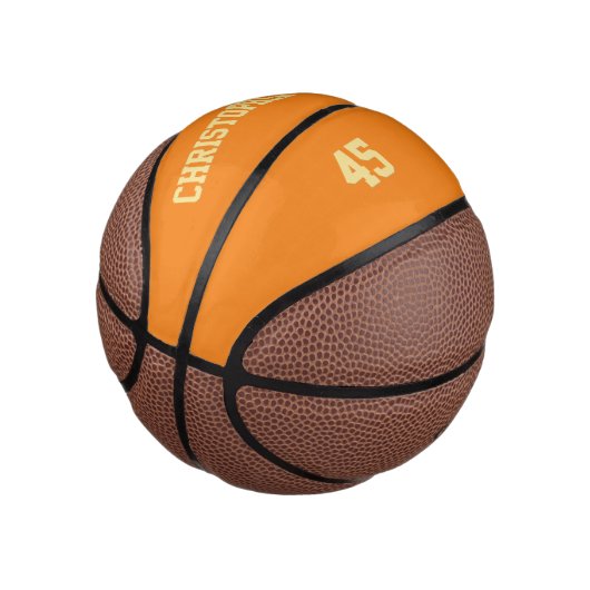 Name des Spielerteams Mit Monogramm Mini Basketball (angewinkelt)