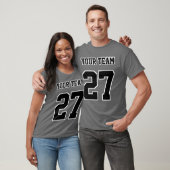 Name des Sportteams Nummer Weiß Schwarze Konturen T-Shirt (Unisex)