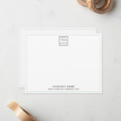 Name des Unternehmens mit grünem Firmennamen für d Mitteilungskarte (Vorderseite/Rückseite Beispiel)