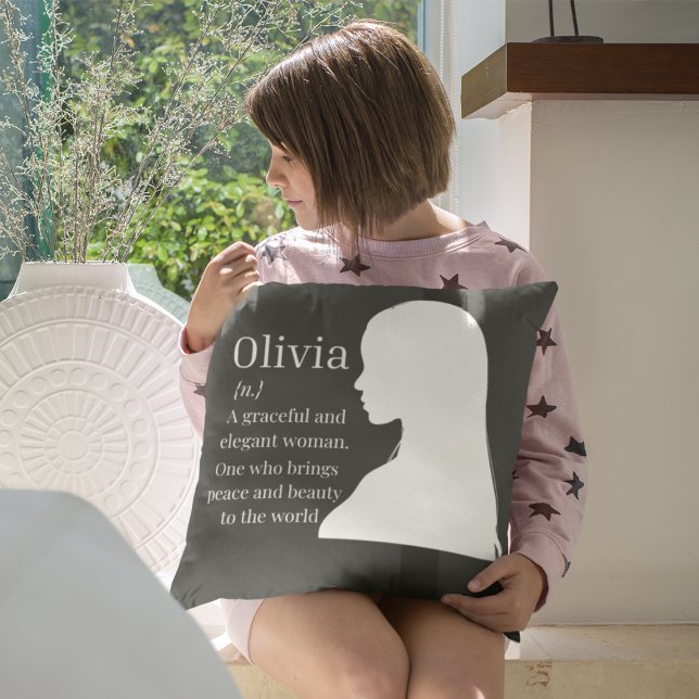 Name Form Essence Kissen (Minimal form and refined text create a thoughtful accent that reflects the essence of identity.)