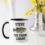 Name Funny Name Fishing Legend Largemouth Bass Spo Tasse<br><div class="desc">"Fügen Sie einen Namen hinzu" die Fischlegende. Ein großartiges Geschenk für den großartigen Bassangler in Ihrem Leben,  der die Riesenlunker erwischt. Diese Tasse ist ein großartiges Geburtstag-,  Weihnachts- und Geburtstagsgeschenk.</div>