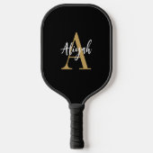 Name für Schwarz-Gold-Monogramm-Skripte Pickleball Schläger (Vorderseite)