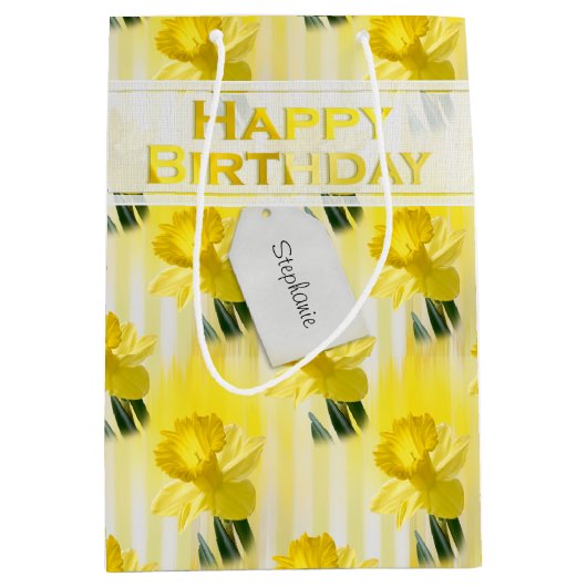 Name "Happy Birthday" Gelbe Daffodils Fotografie Mittlere Geschenktüte (Vorderseite)