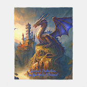 Name hinzufügen: Golden Blue Lila Dragon at Sunset Fleecedecke (Vorderseite)
