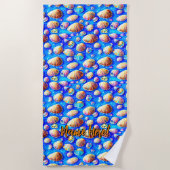 Name hinzufügen, Muscheln auf blauem Sand Strandtuch (Vorderseite)