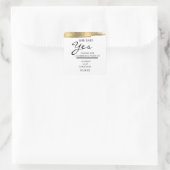 Name hinzufügen Sie sagte Ja Gold Glitzer Verlobun Quadratischer Aufkleber (Tasche)