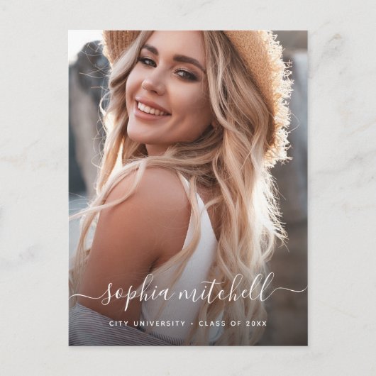 Name in Skript | Rosa Foto Abschluss Einladungspostkarte (Vorderseite)