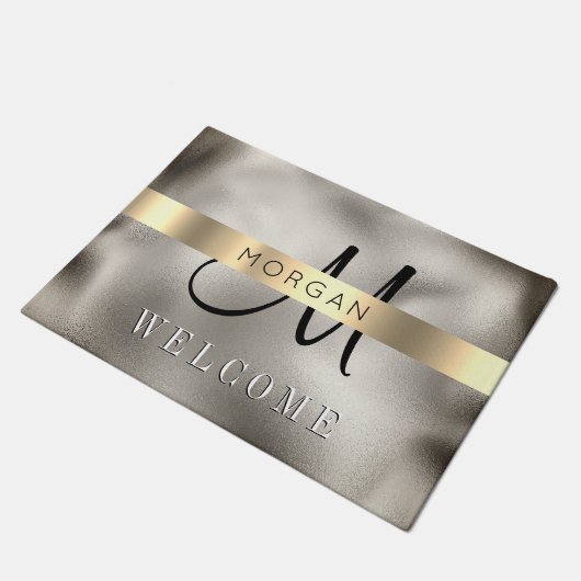 Name & LG Monogramm, Meldung, B/W Text, Gold/Silbe Fußmatte (Schrägansicht)