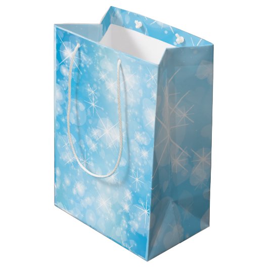 Name Matching Merry Christmas Blue Medium Geschenk Mittlere Geschenktüte (Rückseite Schrägansicht)